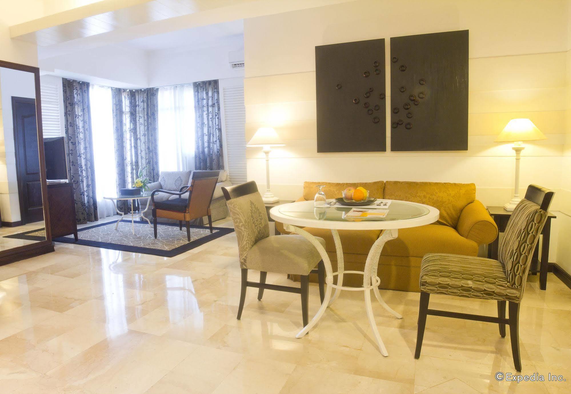 Vivere Hotel And Resorts Muntinlupa City Exterior foto